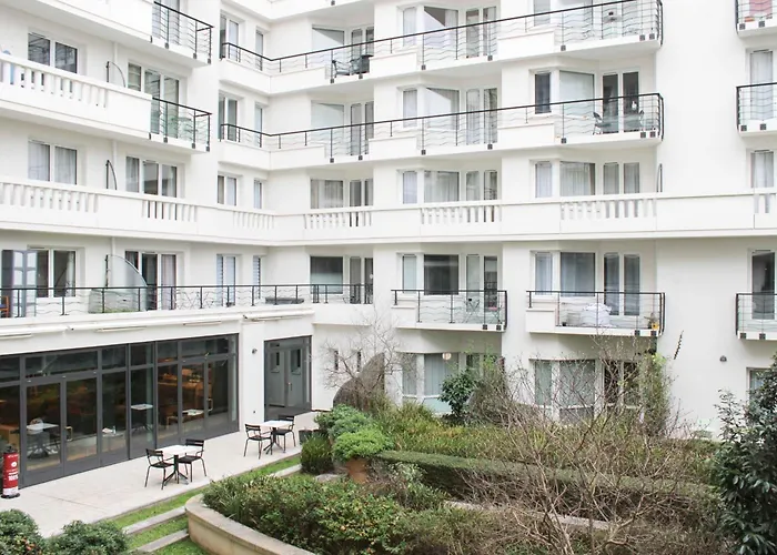 LUMINEUX Studio de 29m avec WIFI proche de PARIS