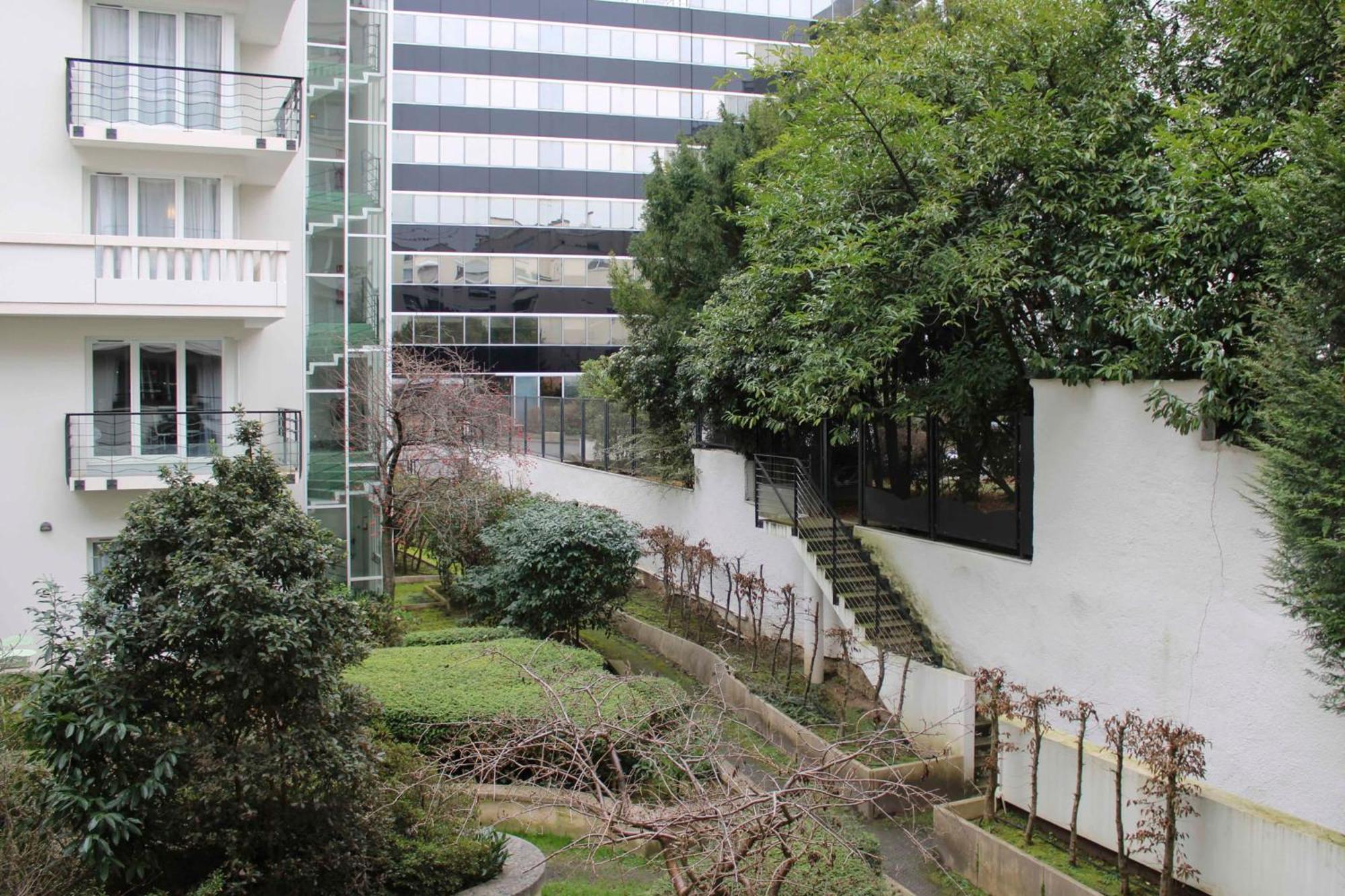 Lumineux De 29m Avec Wifi Proche De Paris